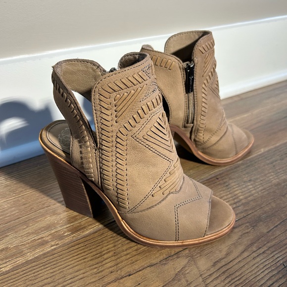 Vince Camuto Karinta Women’s Ankle Block Heel Bootie size 5 US - Picture 1 of 6